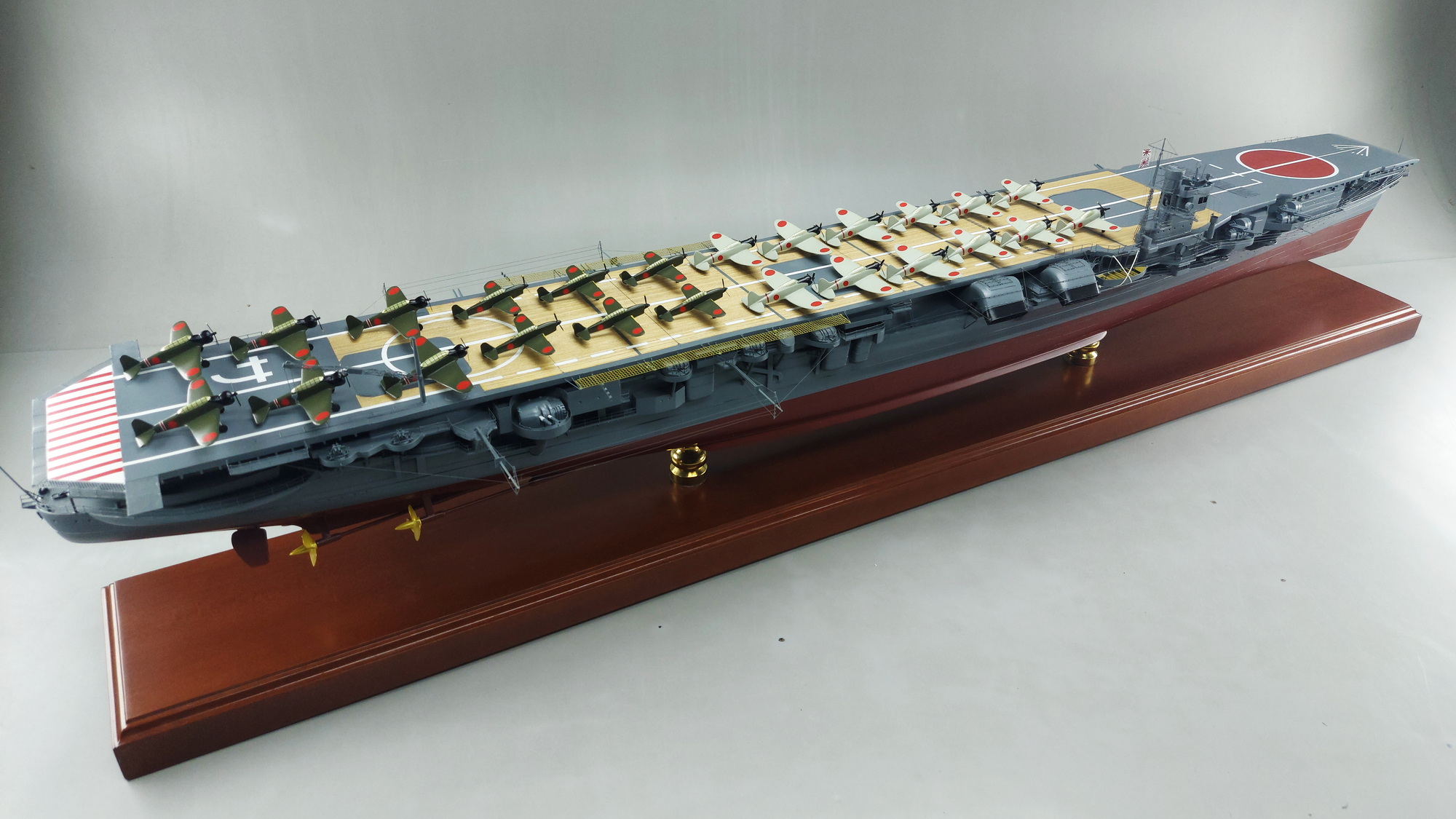 1/144空母蒼龍精密模型完成品塗装済、木製ハンドメイド艦船模型、空母蒼龍精密艦船模型完成品台座付の製作と通販専門店 ウッドマンクラブ