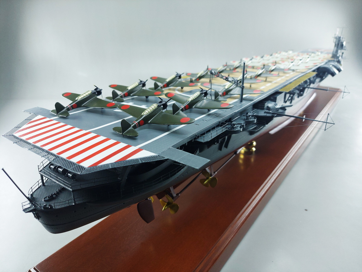 1/144空母蒼龍精密模型完成品塗装済、木製ハンドメイド艦船模型、空母蒼龍精密艦船模型完成品台座付の製作と通販専門店 ウッドマンクラブ