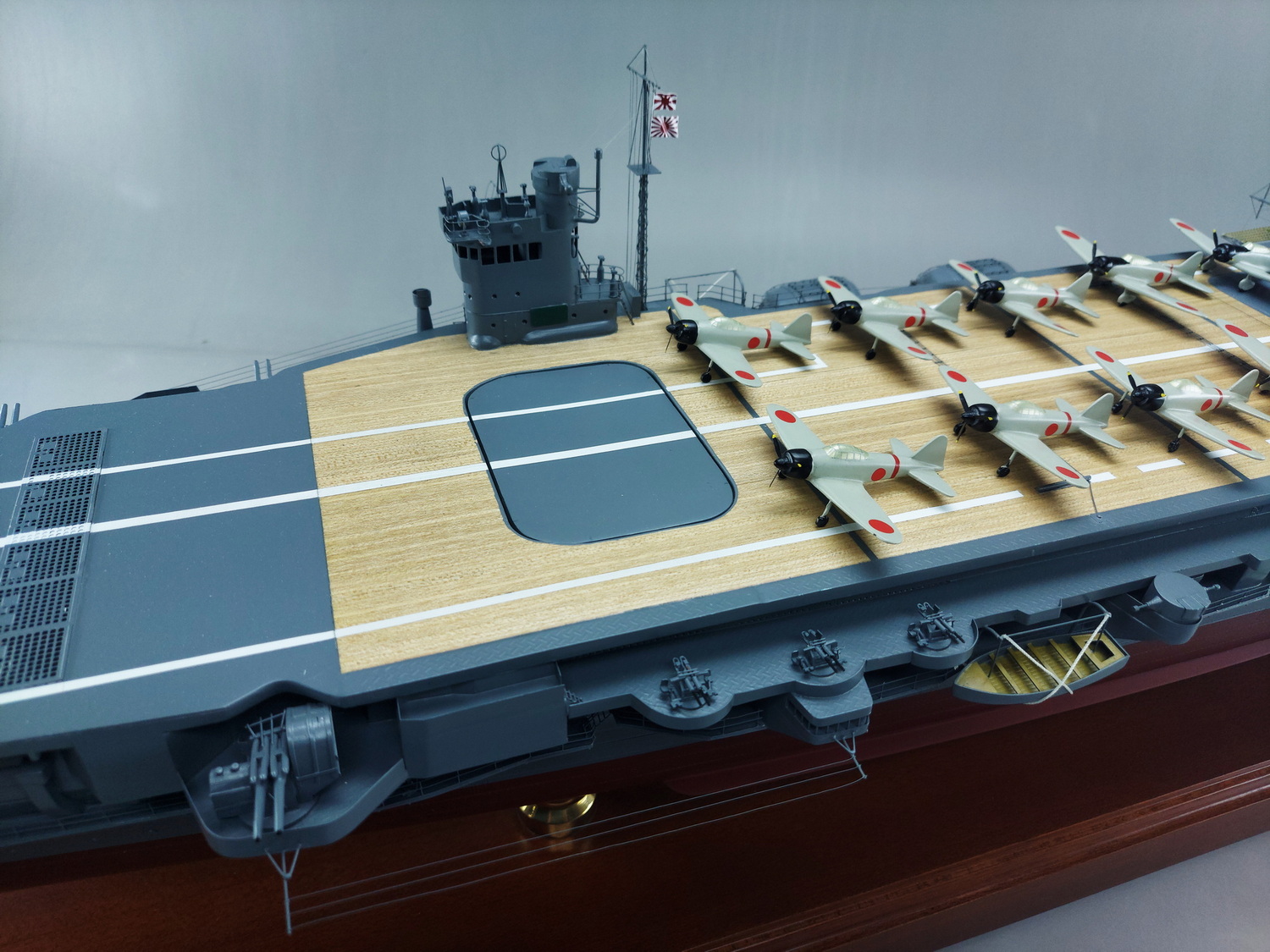 1/144空母蒼龍精密模型完成品塗装済、木製ハンドメイド艦船模型、空母蒼龍精密艦船模型完成品台座付の製作と通販専門店 ウッドマンクラブ