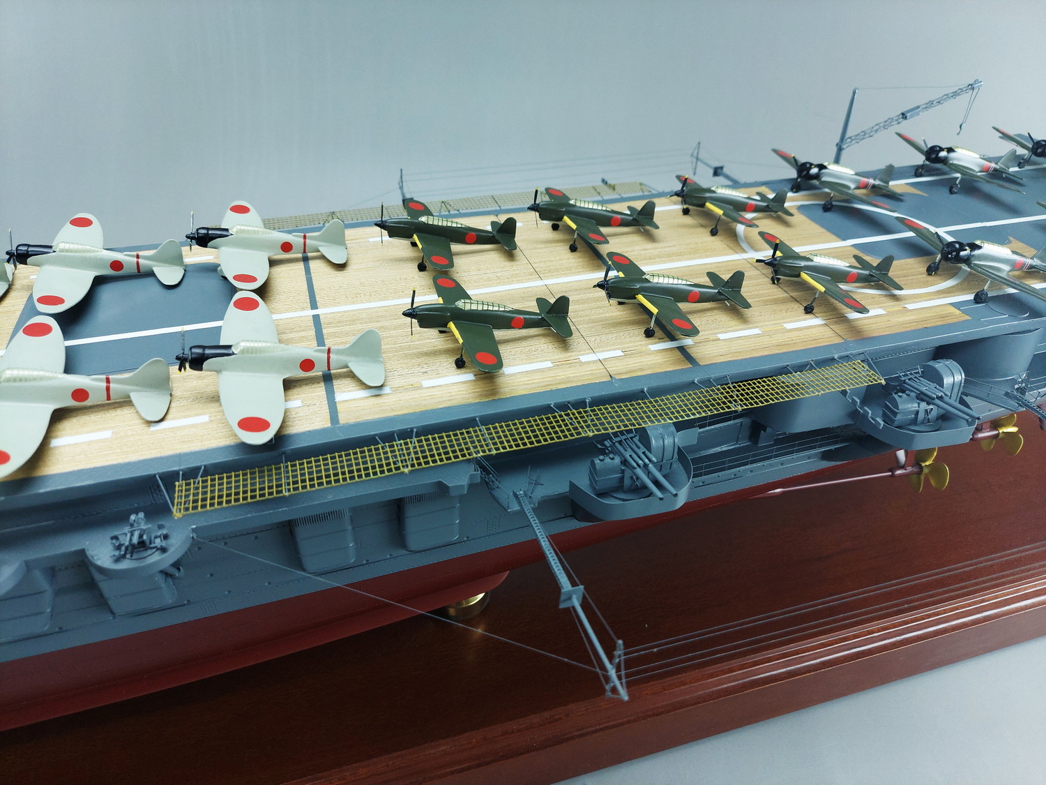 1/144空母蒼龍精密模型完成品塗装済、木製ハンドメイド艦船模型、空母蒼龍精密艦船模型完成品台座付の製作と通販専門店 ウッドマンクラブ