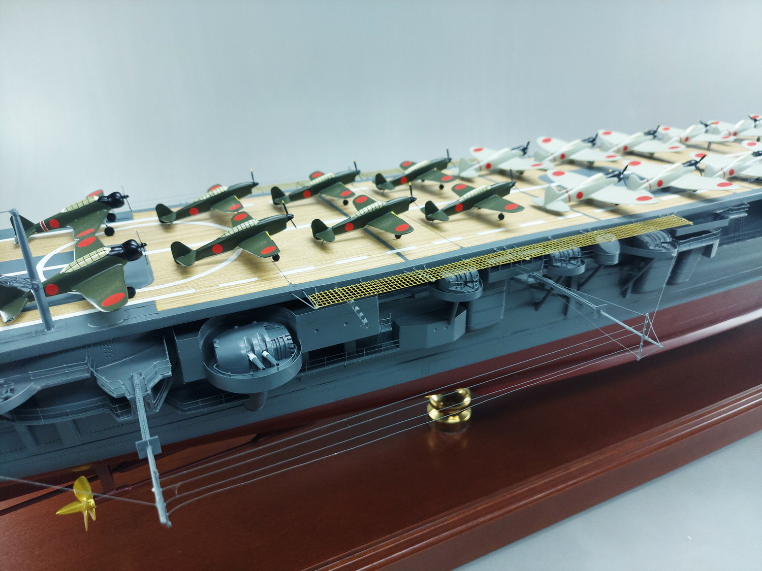 1/144空母蒼龍精密模型完成品塗装済、木製ハンドメイド艦船模型、空母蒼龍精密艦船模型完成品台座付の製作と通販専門店 ウッドマンクラブ