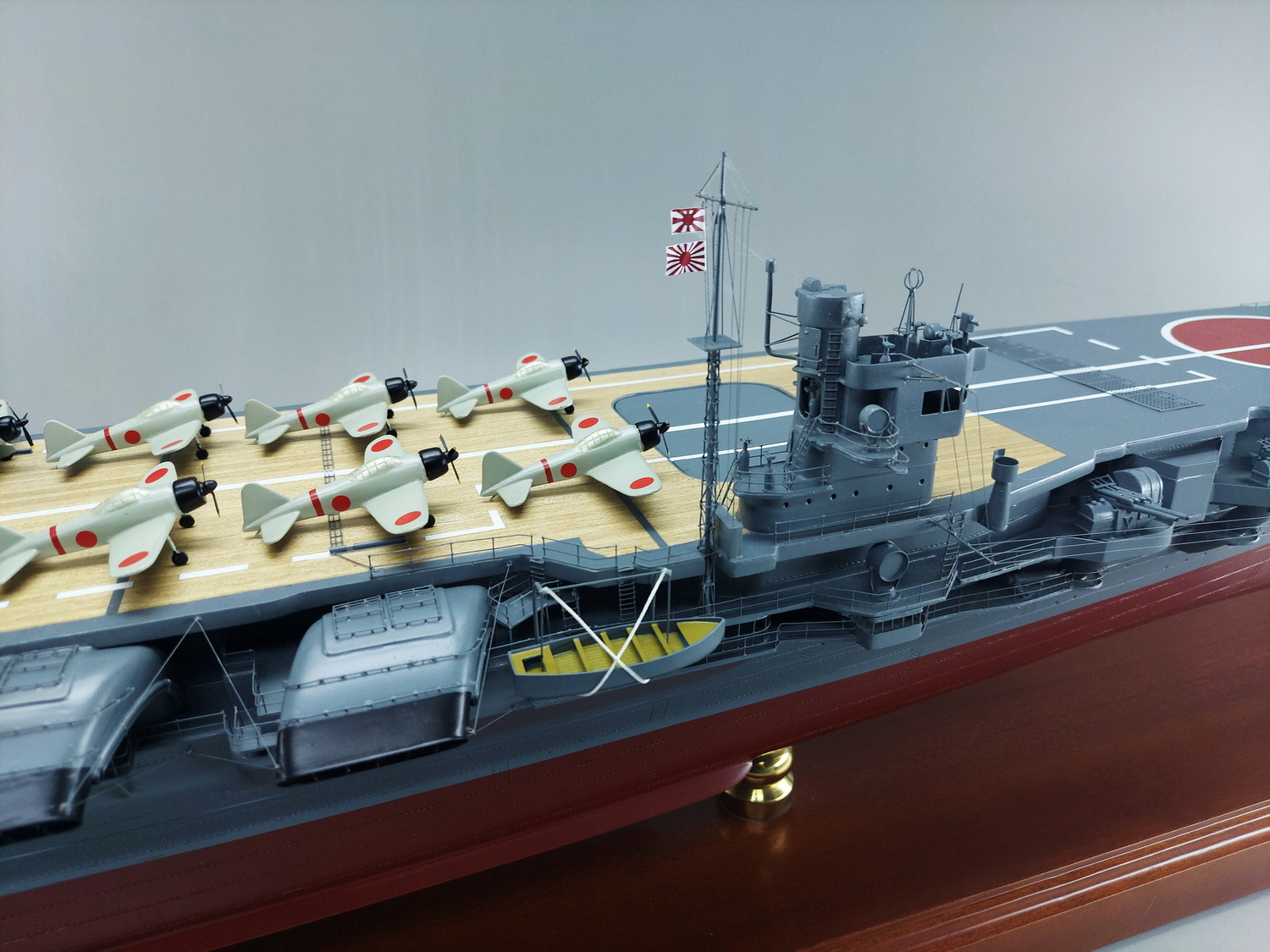 1/144空母蒼龍精密模型完成品塗装済、木製ハンドメイド艦船模型、空母蒼龍精密艦船模型完成品台座付の製作と通販専門店 ウッドマンクラブ