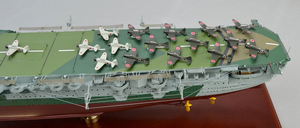 1/350空母瑞鶴（迷彩塗装仕様）精密模型完成品塗装済、木製ハンドメイド艦船模型、空母瑞鶴（迷彩塗装仕様）精密艦船模型完成品台座付の製作と通販専門店 ウッドマンクラブ