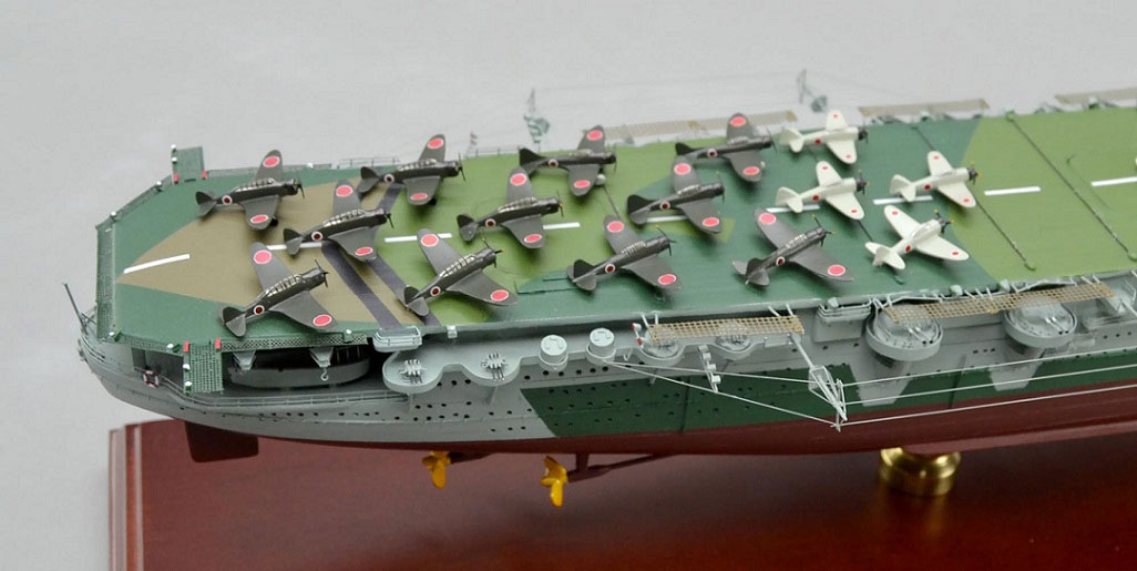 1/350空母瑞鶴（迷彩塗装仕様）精密模型完成品塗装済、木製ハンドメイド艦船模型、空母瑞鶴（迷彩塗装仕様）精密艦船模型完成品台座付の製作と通販専門店 ウッドマンクラブ